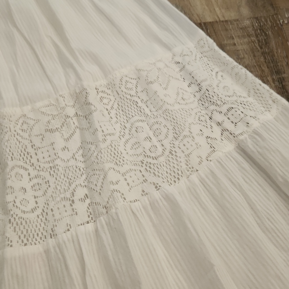 Women's White Lace Tiered Midi Skirt - Picture 7 of 7